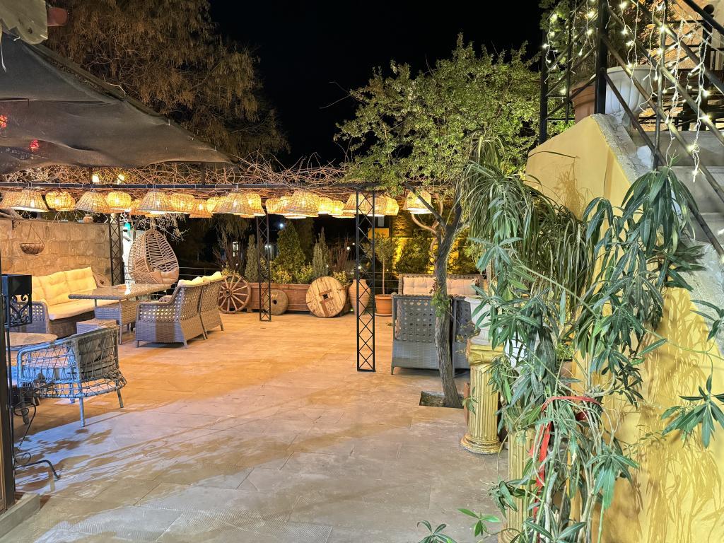 The Red Horse Hotel — 6