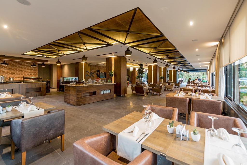 Vista Hotel — 3