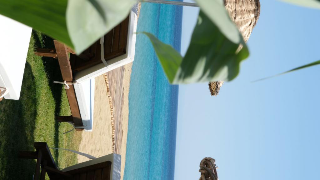 Zaya Çesme Hotel Beach — 3