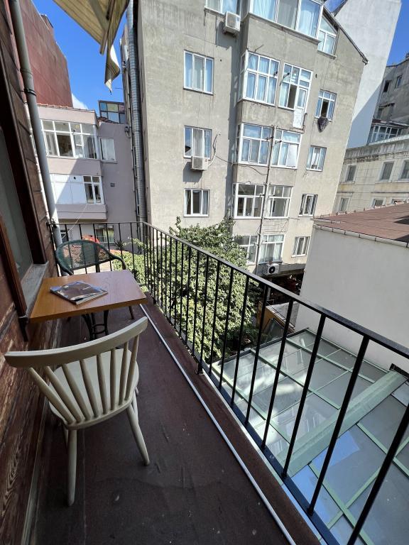 Klein Cihangir Pera Suites — 8