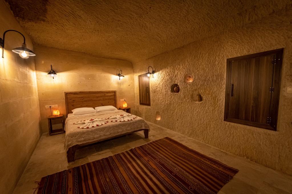 Feris Cave Hotel — 9