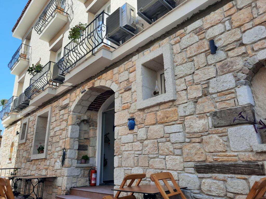 Adil Otel Çeşme — 1