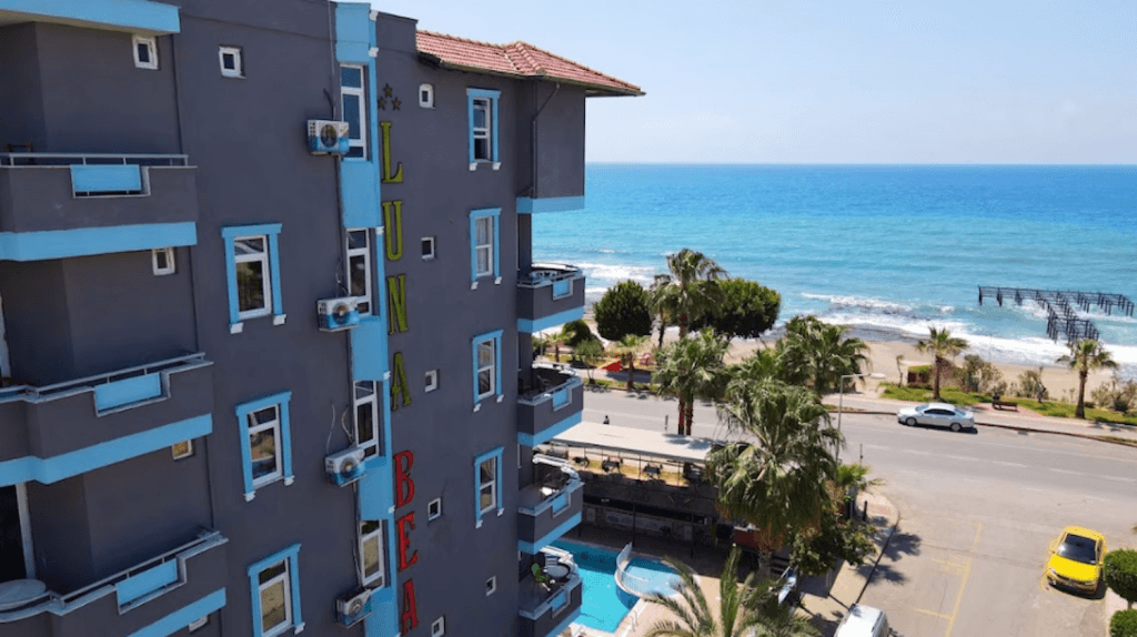 Semt Luna Beach Hotel — 2