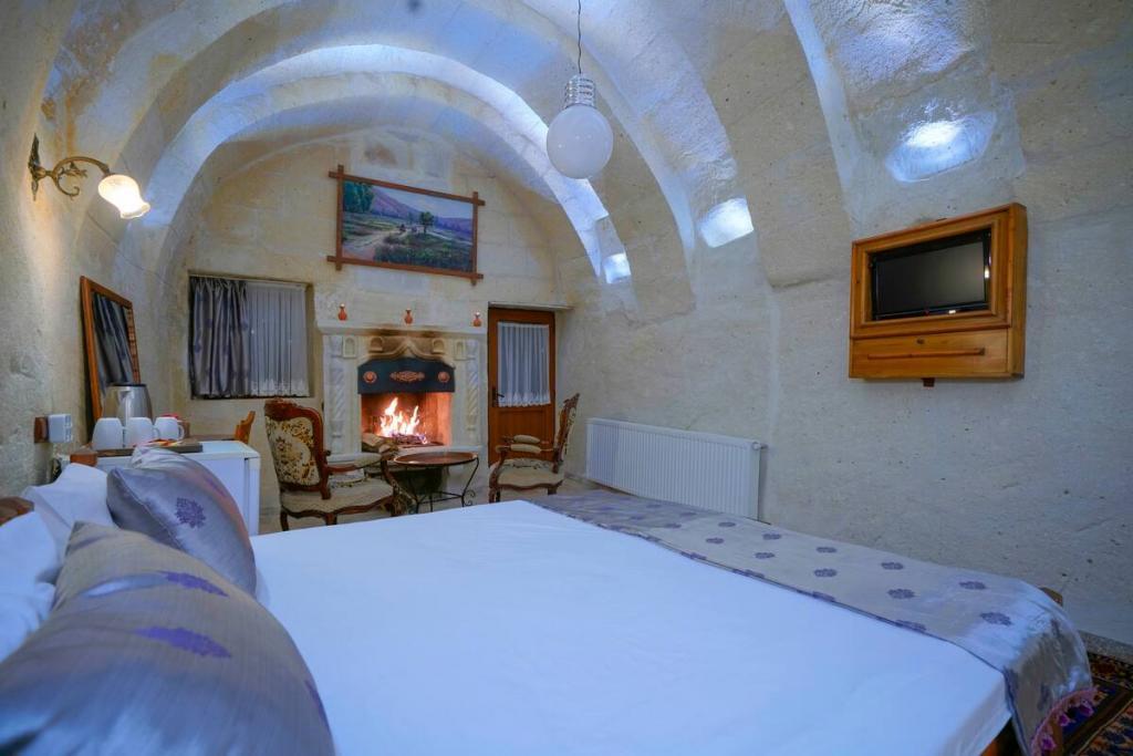 Elysee Cave House Hotel — 3