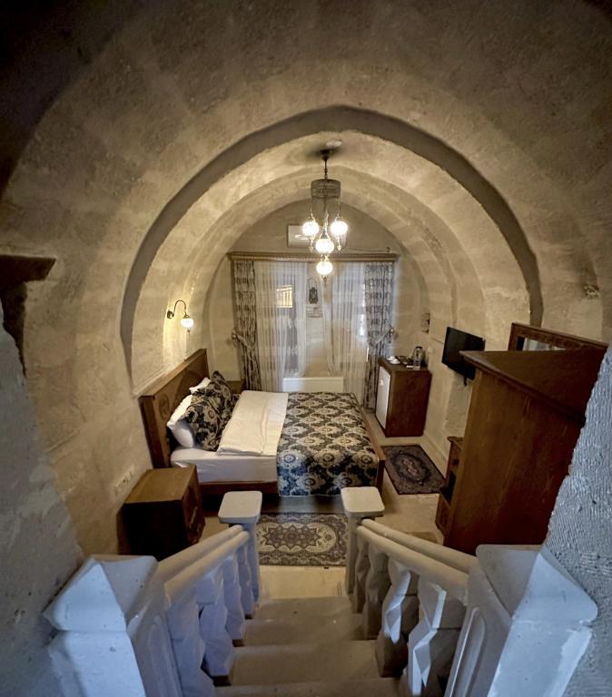 Underground Cave Suites Otel — 8