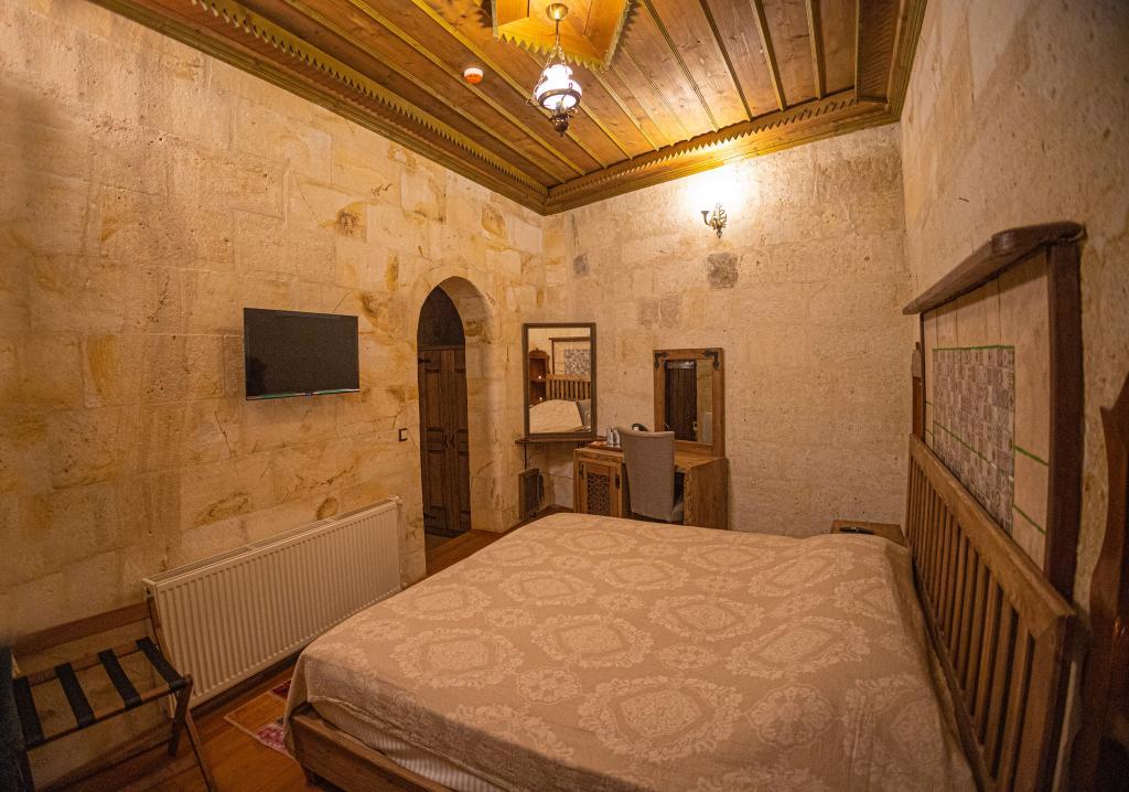 Pietra Cave Suites — 4