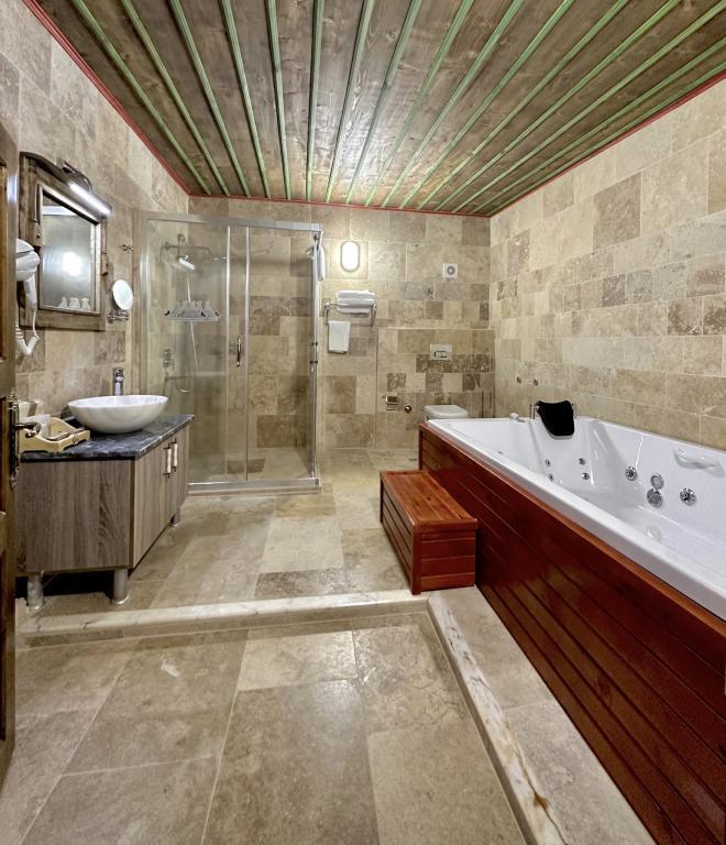 Underground Cave Suites Otel — 9