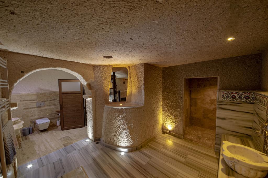 Farmer Cave House — 8