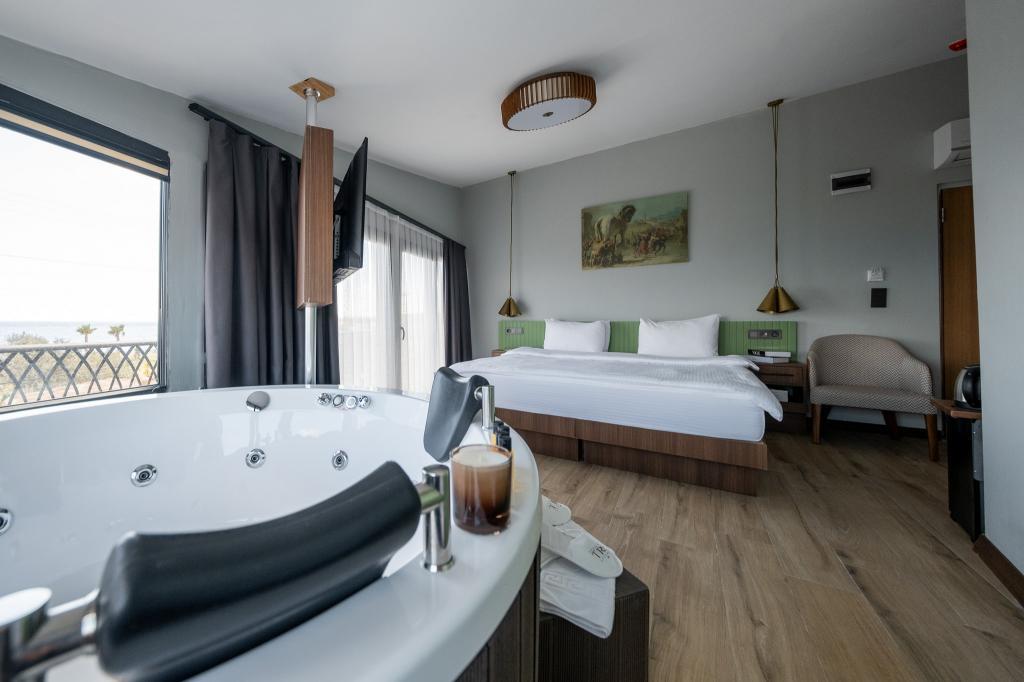 Assos Troy Beach Hotel — 4