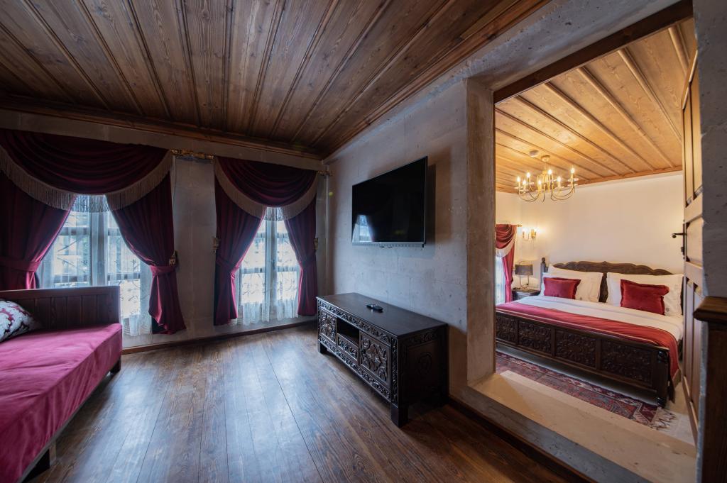 Four Mansions Hotel — 6