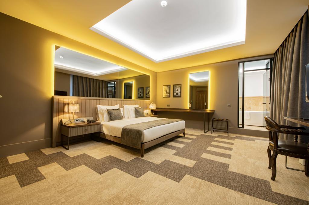 Four Mansions Hotel — 7