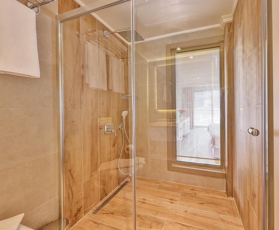 Hilaris Hotel (+14) — 9