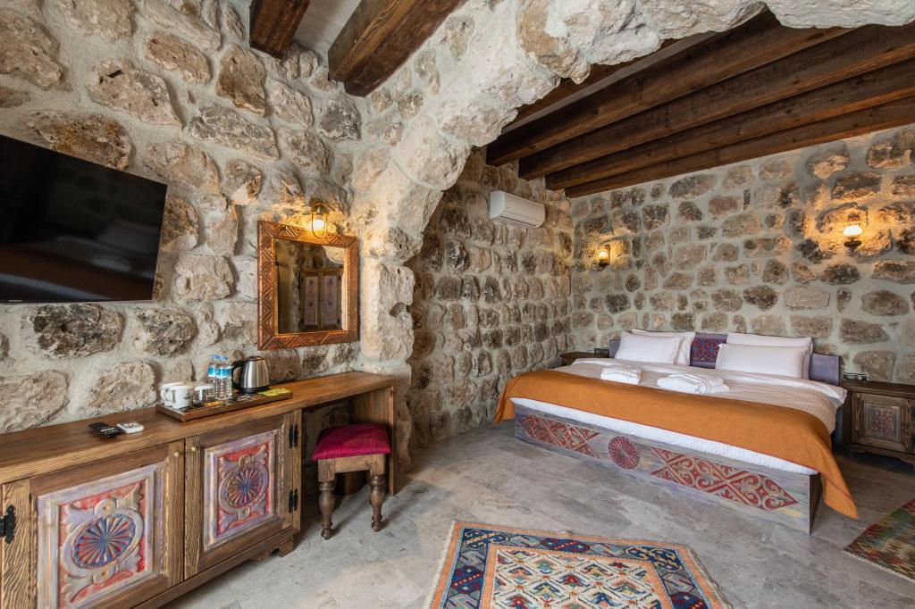 Foremanson Cave Hotel — 5