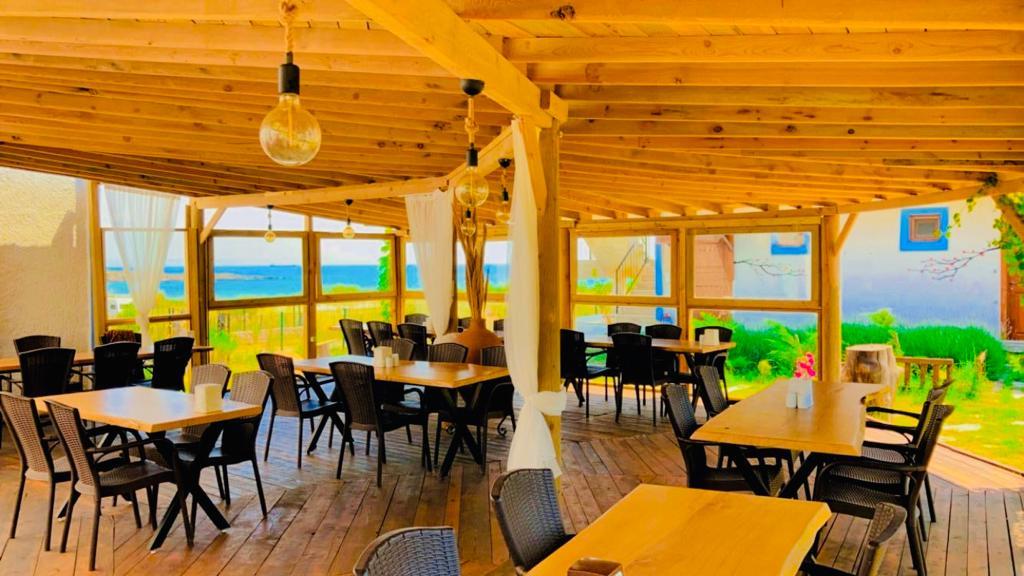 Sukha Inn Hotel & Beach — 4