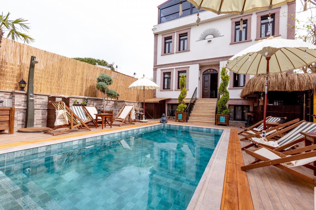Parna Hotel +12 Adult — 1