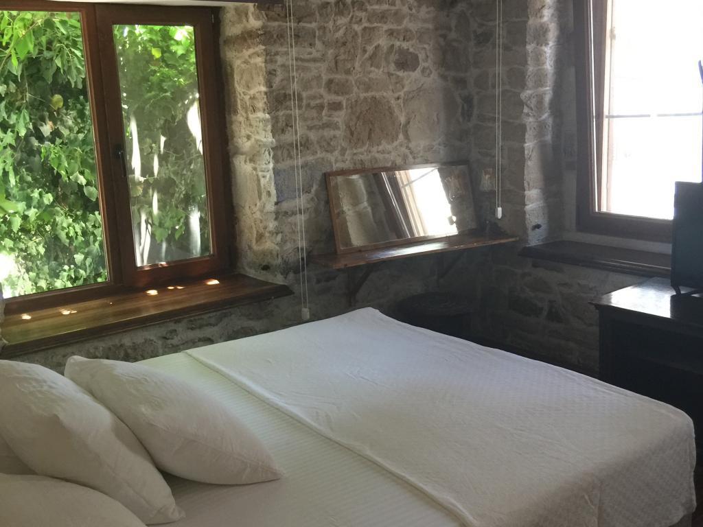 İyon Pansiyon Foça — 7