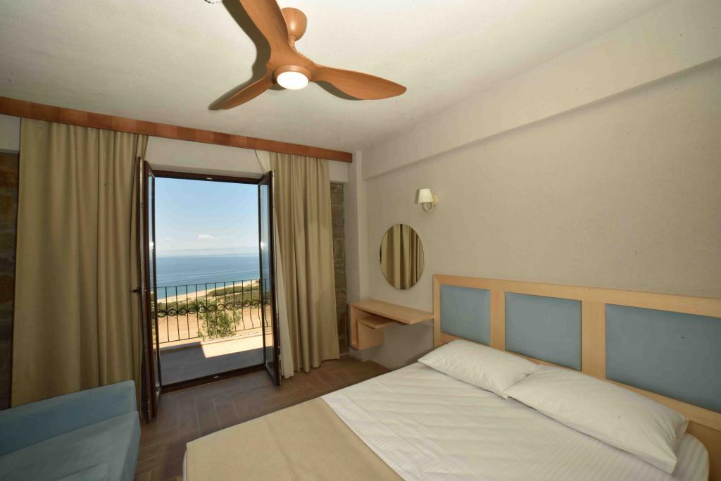 Limnos Otel — 6