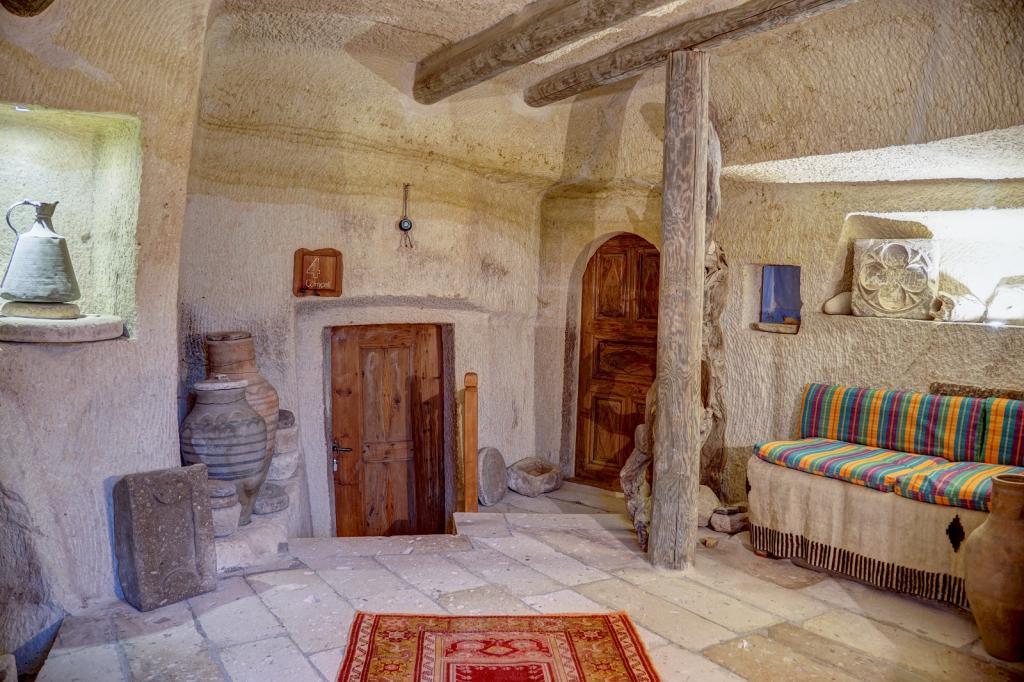 Gibos Cave Hotel — 10