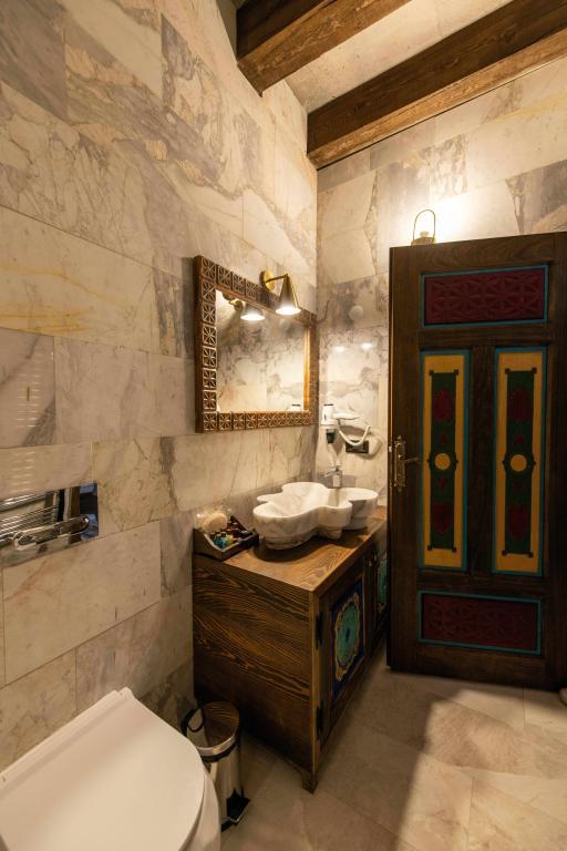Foremanson Cave Hotel — 9