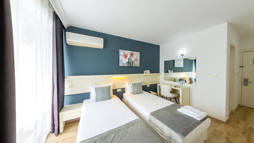 Z Otel Çeşme — 8