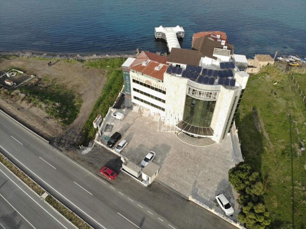 Club Rose Bay Hotel — 1