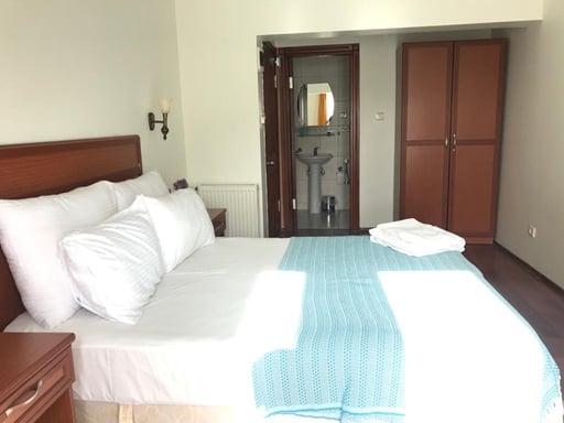 Menekşe Hotel Ayvalık — 10