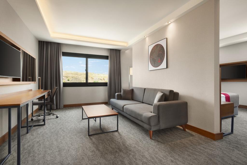 Ramada By Wyndham İzmir Aliağa — 8