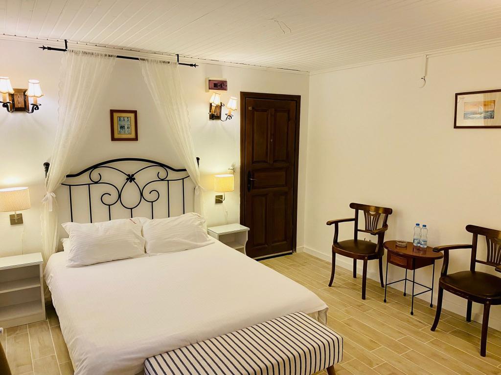 Piccolo Mondo Hotel (+12) — 7