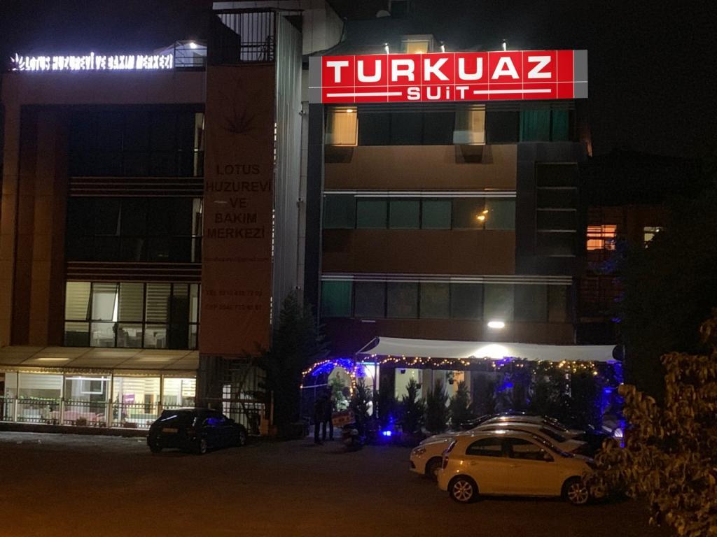 216 Turkuaz Suit — 1