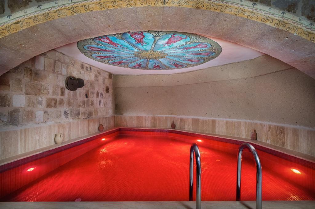 Capp Royal Cave Hotel — 4