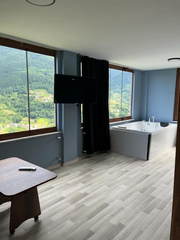 Yamaç Çam Hotel — 2