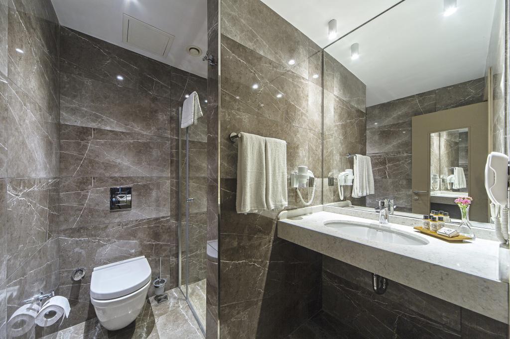 Redmont Hotel — 10
