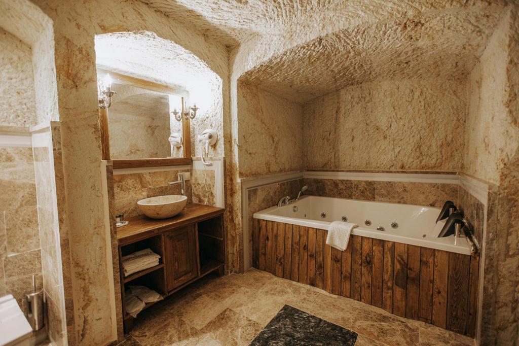 Lagania In Cave — 6