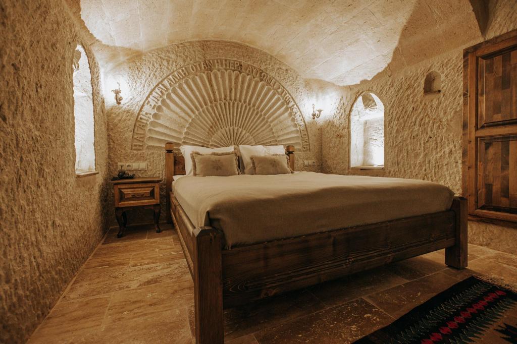 Lagania In Cave — 8