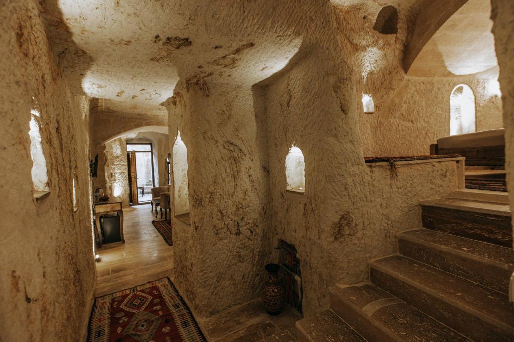 Lagania In Cave — 7