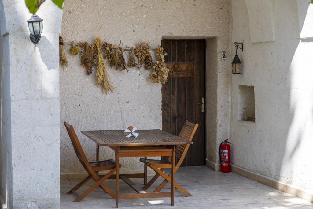 El Puente Cave Hotel — 4