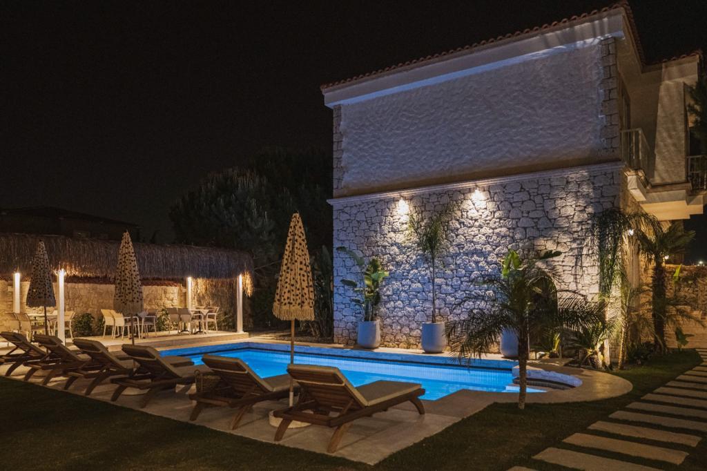 Sandal Alaçatı (+12 Adult Only) — 10