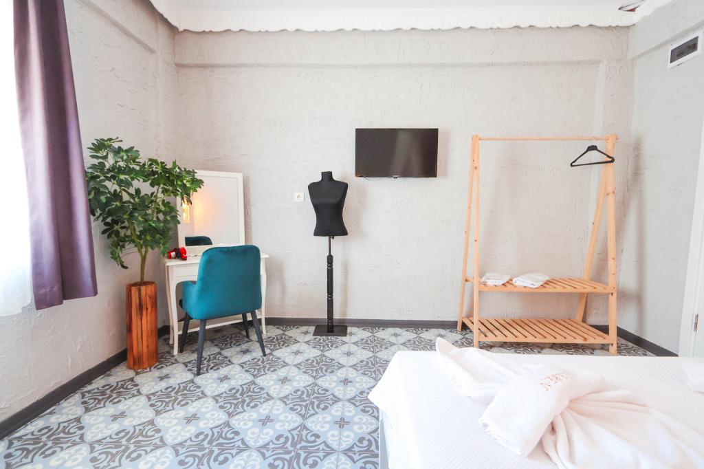 Zeren Alaçatı Butik Otel — 4
