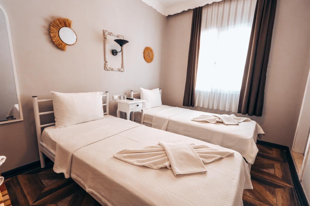 Zeren Alaçatı Butik Otel — 2