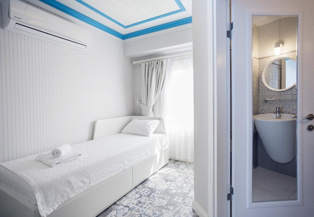 Sardunya Otel Bozcaada +8 — 4