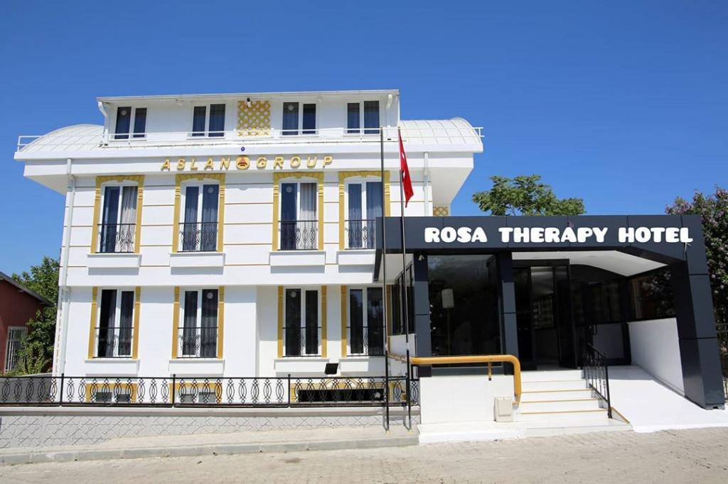Rosa Therapy Hotel — 1