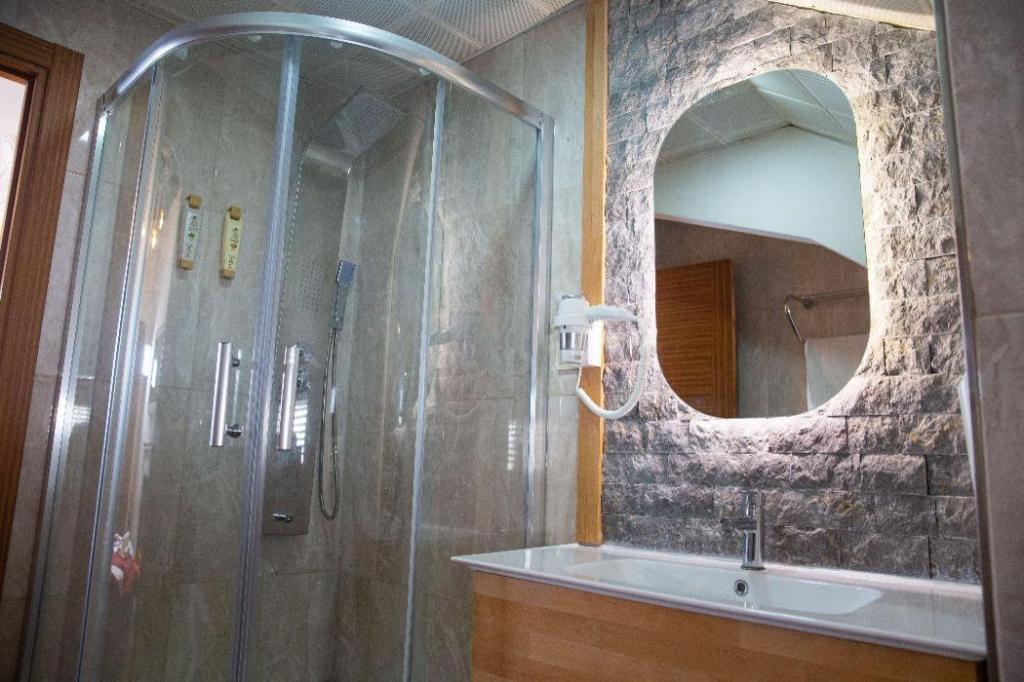 Emirtimes Hotel Kadıköy — 3