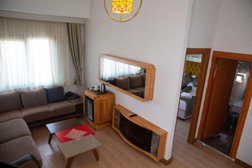 Emirtimes Hotel Kadıköy — 8