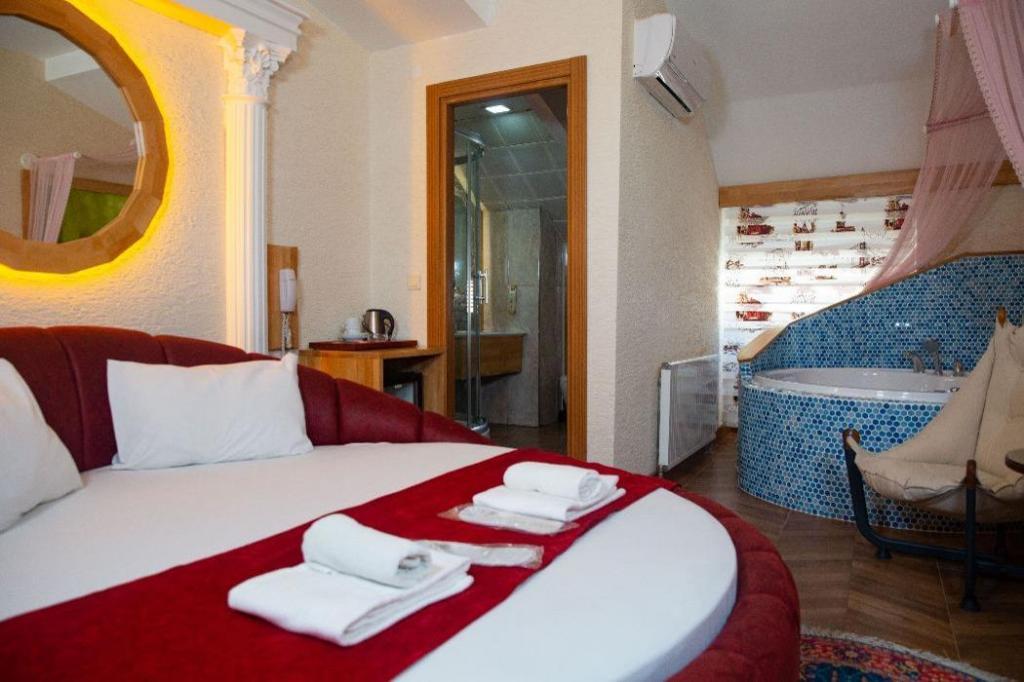 Emirtimes Hotel Kadıköy — 10