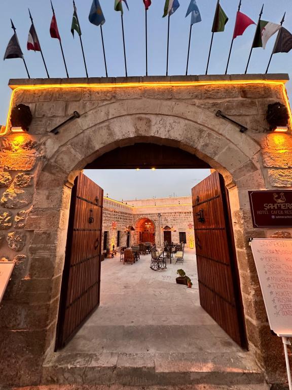 Şahmeran Hotel & Cafe — 1