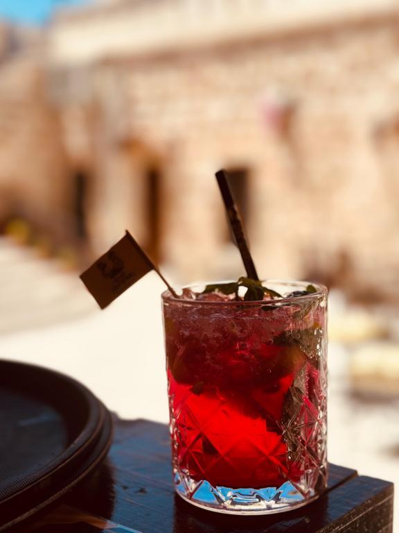 Şahmeran Hotel & Cafe — 2