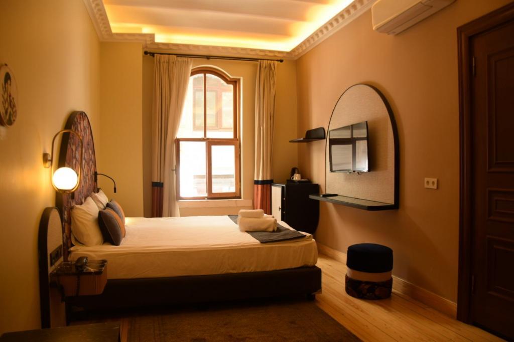 Şirin Han Hotel Old City — 7