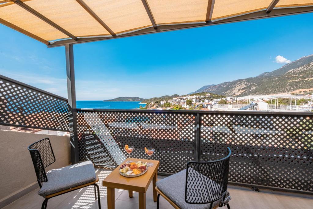 Çınar Otel Kaş +7 — 10