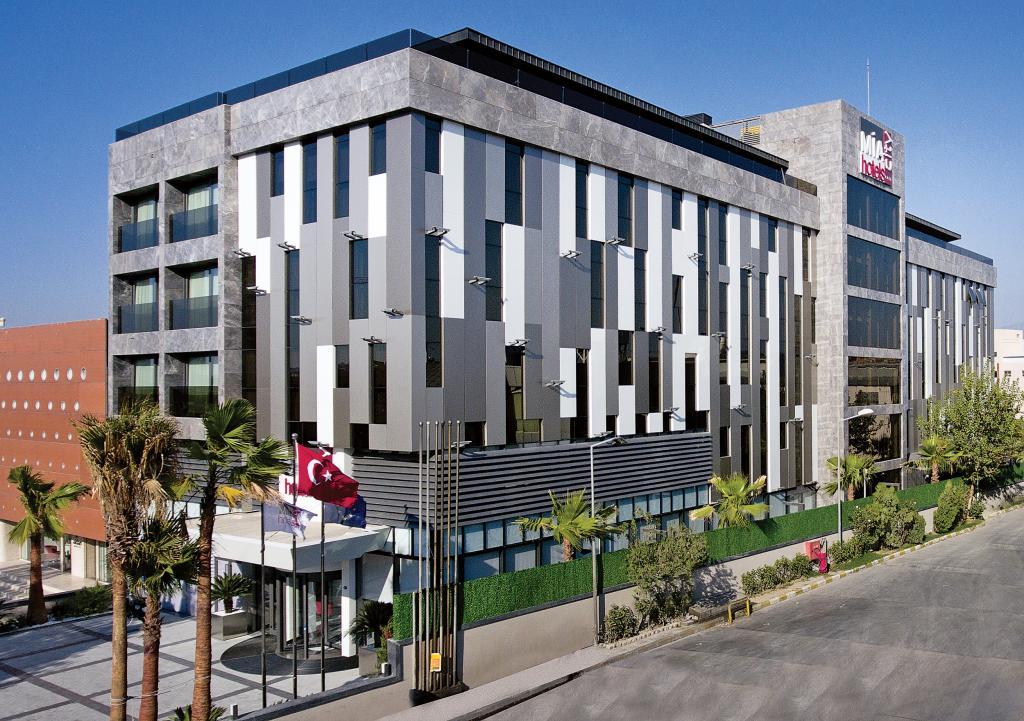 Mia City Hotel — 1