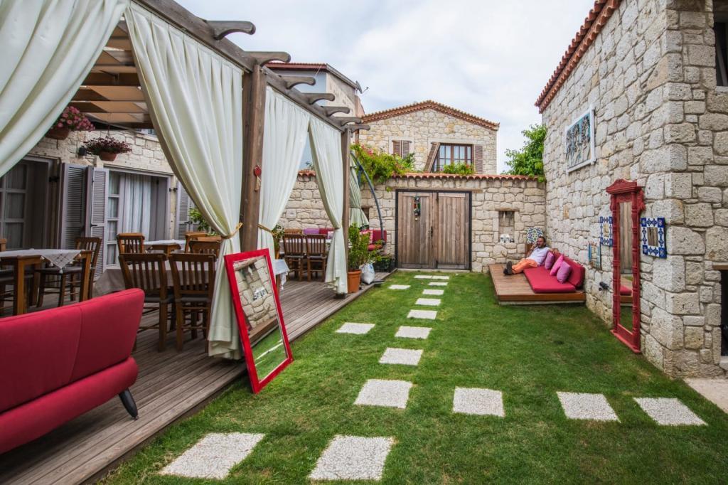 Alaçatı Çona Butik Otel — 1